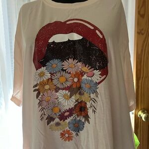 SHEIN Red Lips Floral Tee
